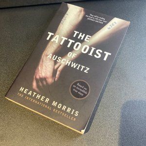 Novel New The tattooist of Auschwitz True story book Bestseller Great reviews
